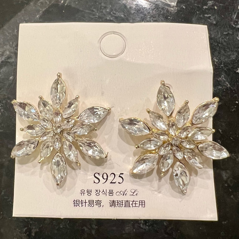 NEW 925 sterling silver rhinestone crystal floral starburst Christmas earrings - Picture 2 of 2